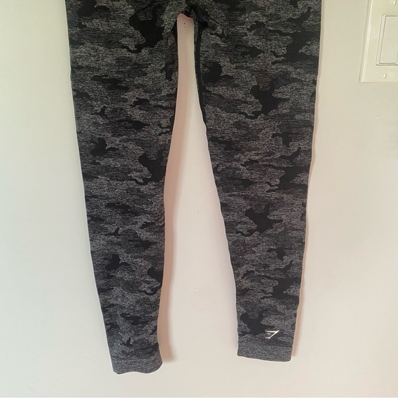 Gymshark Gray Camo Leggings High-Waist Stretch Compression Size Medium - Picture 9 of 9
